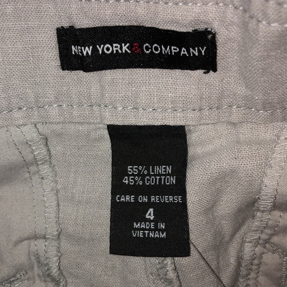 New York and Co. Grey Cargo Shorts. 4 - Picture 7 of 7